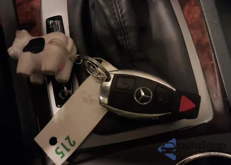 2011 Mercedes-Benz C 300 Luxury из США, поврежденный, VIN WDDGF5EB9BA433372